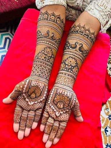 Nail/Mehndi Art 4